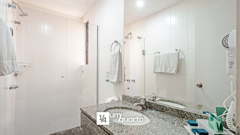 Loft Próx. Shopping Curitiba by ¼ UmQuarto.