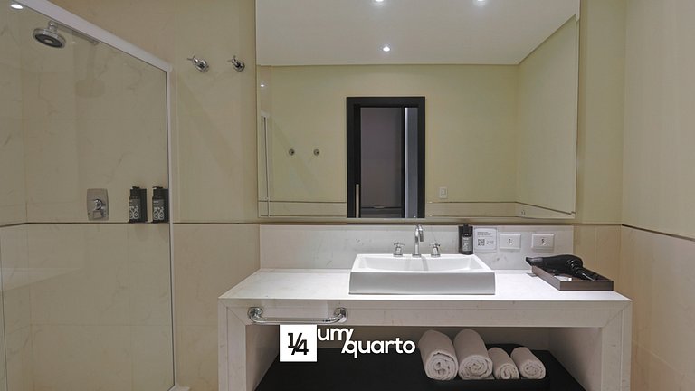Suite by ¼ UmQuarto 11-PR.