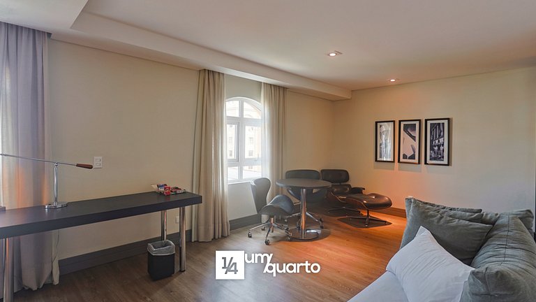 Suite by ¼ UmQuarto 11-PR.