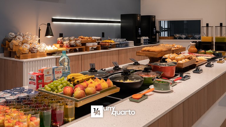 Loft prox. Arena Condá by ¼ UmQuarto.