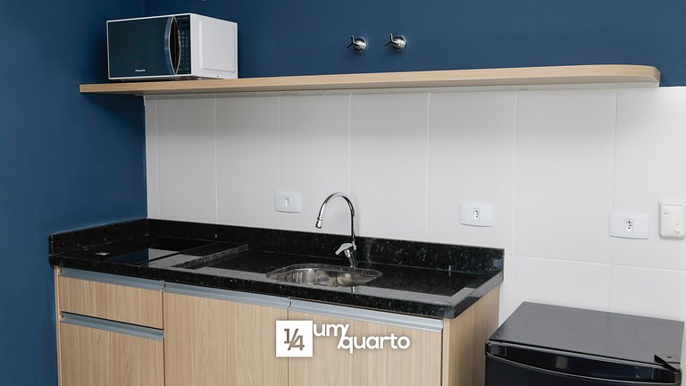 Studio Para 3 Pessoas by ¼ UmQuarto.