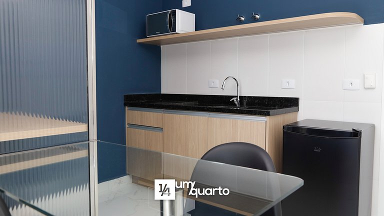 Studio Para 3 Pessoas by ¼ UmQuarto.